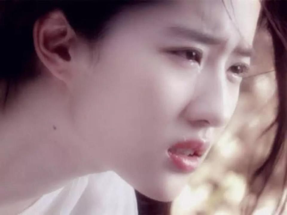 全家最丑刘亦菲,气质拔群刘诗诗,基因这种东西