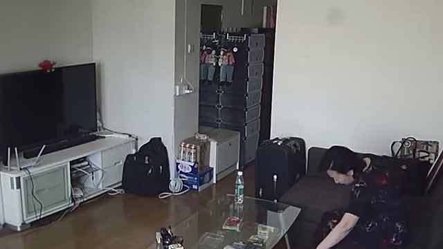 可怜天下父母心 刘凯源做直播母亲默默陪伴