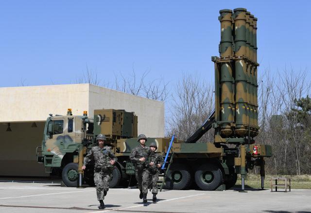 韩军首次展示服役后的KM-SAM导弹,以此展示防卫决心 韩军首次展示服役后的KM-SAM导弹,以此展示防卫决心