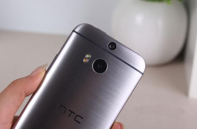 HTC U12:前置指纹的全面屏+四摄像头,现在才