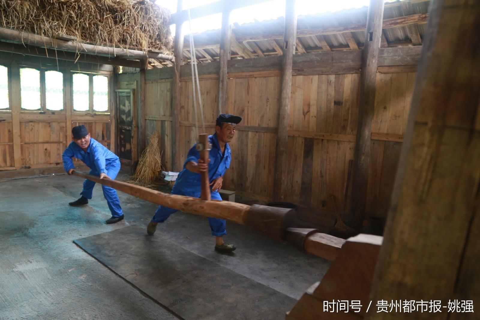 这家农村作坊,传承了200年的土法榨油仍在继续!