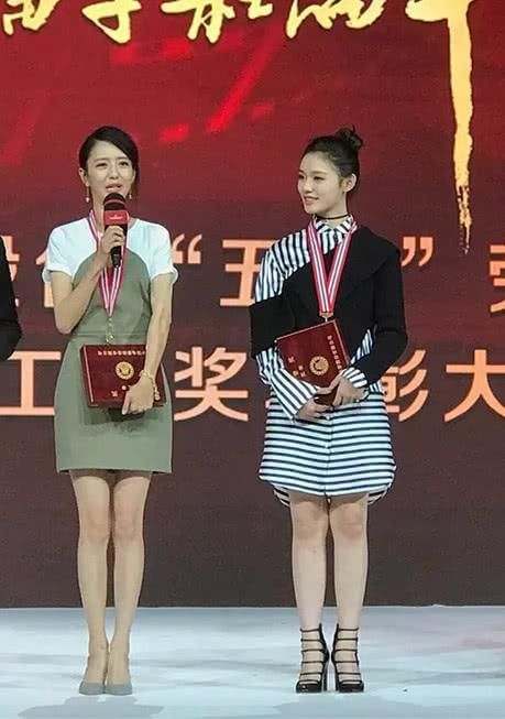 简约一字带后,流行五花大绑粽子鞋?林允杨幂