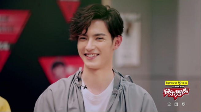 遗憾止步15强 迪丽热巴弟弟聚来提微笑告别