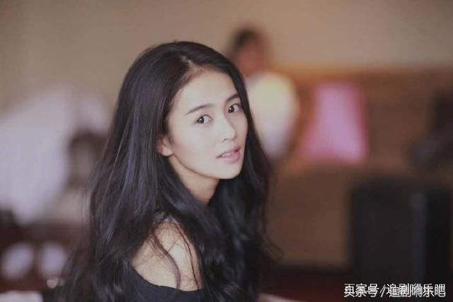 反套路的玛丽苏剧《招摇》已杀青,雪中剧照凄