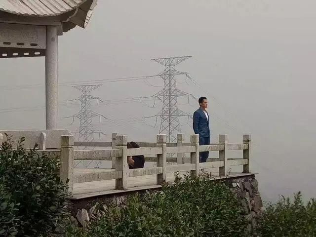 刚刚,迪丽热巴和邓伦在富阳!大波现场照片视频