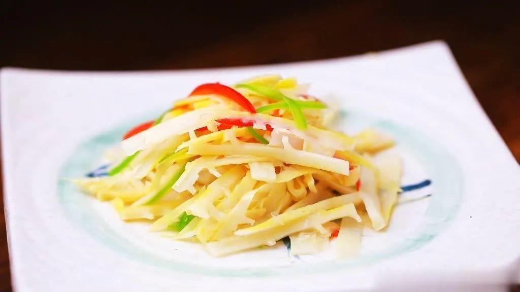 暖暖教您在家烹制时令美食炝拌笋丝 暖暖教您在家烹制时令美食炝拌笋丝