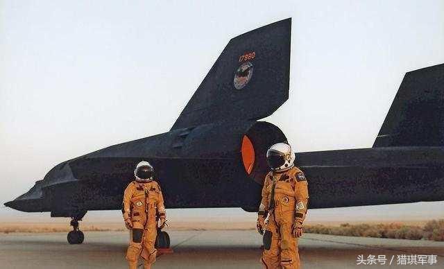 世界上速度最快的飞机:飞行员需要穿宇航服,导