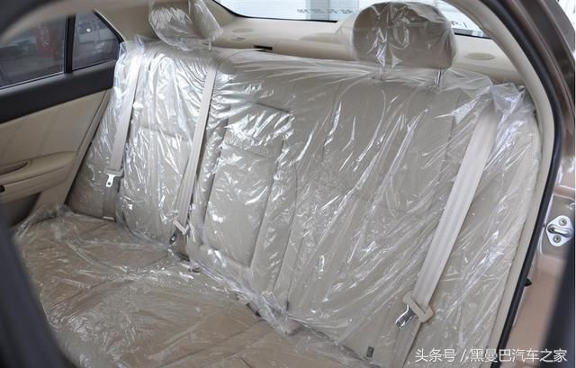 偶遇数百辆比亚迪G6库存车, 厂家: 国四难上牌