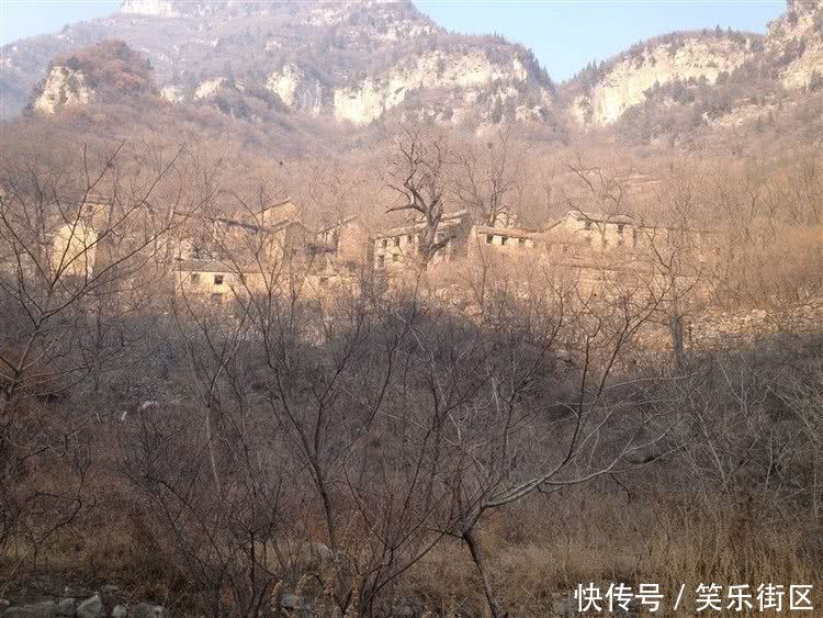 这里被称为中国第一鬼村,里面荒无人烟阴深恐
