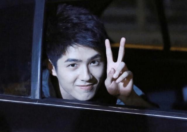 最皮的明星动图前十,能轻松承包我一年的笑点