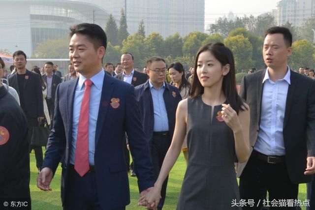 刘强东为了满足章泽天 发愤图强勤健身 网友:年