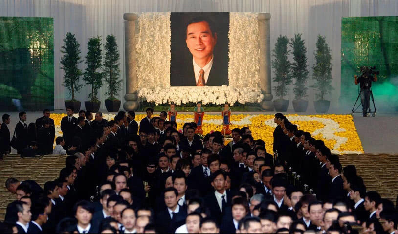 世界第一黑老大去世,9万马仔送行,十几万警察护送,曾砍山口组头目