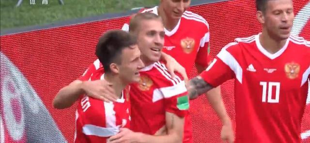 世界杯揭幕战俄罗斯5:0大胜沙特,加津斯基首球