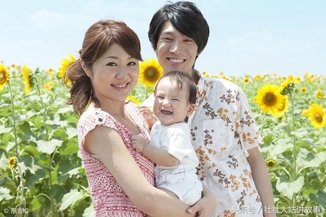 我16岁父母离婚,出嫁1年后母亲再婚,婚礼上新