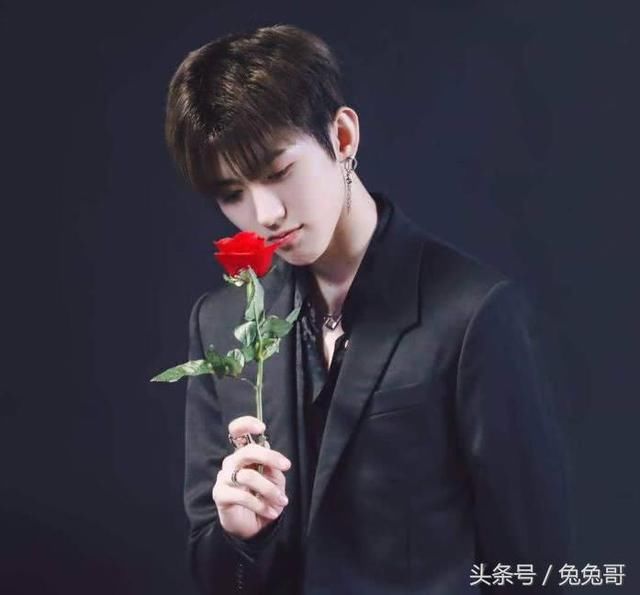 蔡徐坤综艺首秀门票被炒到近2万,比鹿晗演唱会