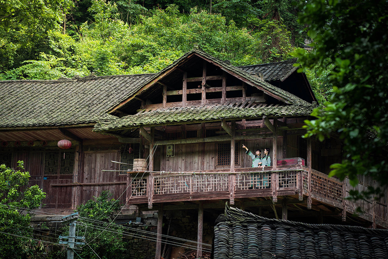 高山有好水,美女在今生