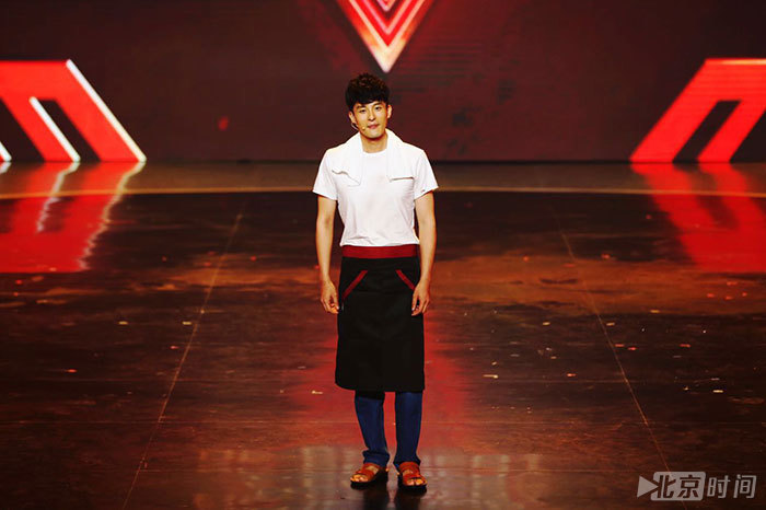 孙艺洲用一段“深夜大排档”烧出了北京生活的烟火气 孙艺洲用一段“深夜大排档”烧出了北京生活的烟火气