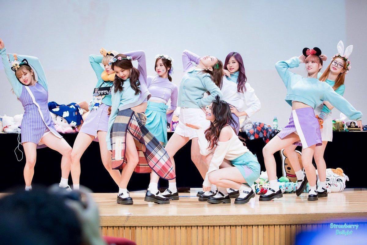 [TWICE][分享]170913 推特兔瓦斯饭绘分享 舞台&机场照可爱帅气呈现