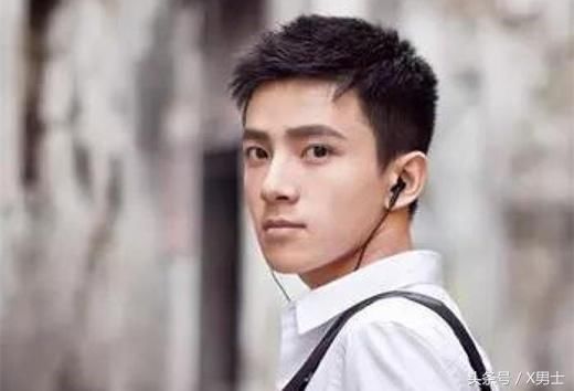 别剪两边铲了,男生这5款发型帅气十倍!