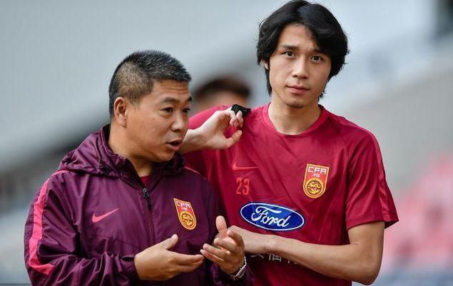 国足未来三大中场出炉!郑智接班人搭档张修维