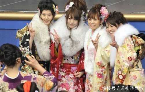 日本人为什么爱穿和服因为里面有一秘密,男人