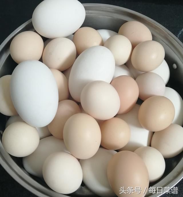 腌鹅蛋鸡蛋不冒油,只需几个小技巧,个个出油,方