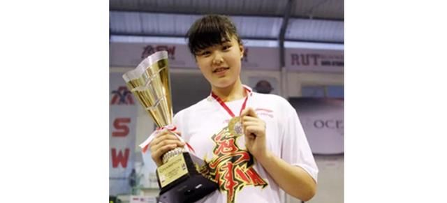 李月汝,中国颜值版奥尼尔,威武又霸气