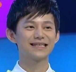 这些明星做过烤瓷牙?效果特别假