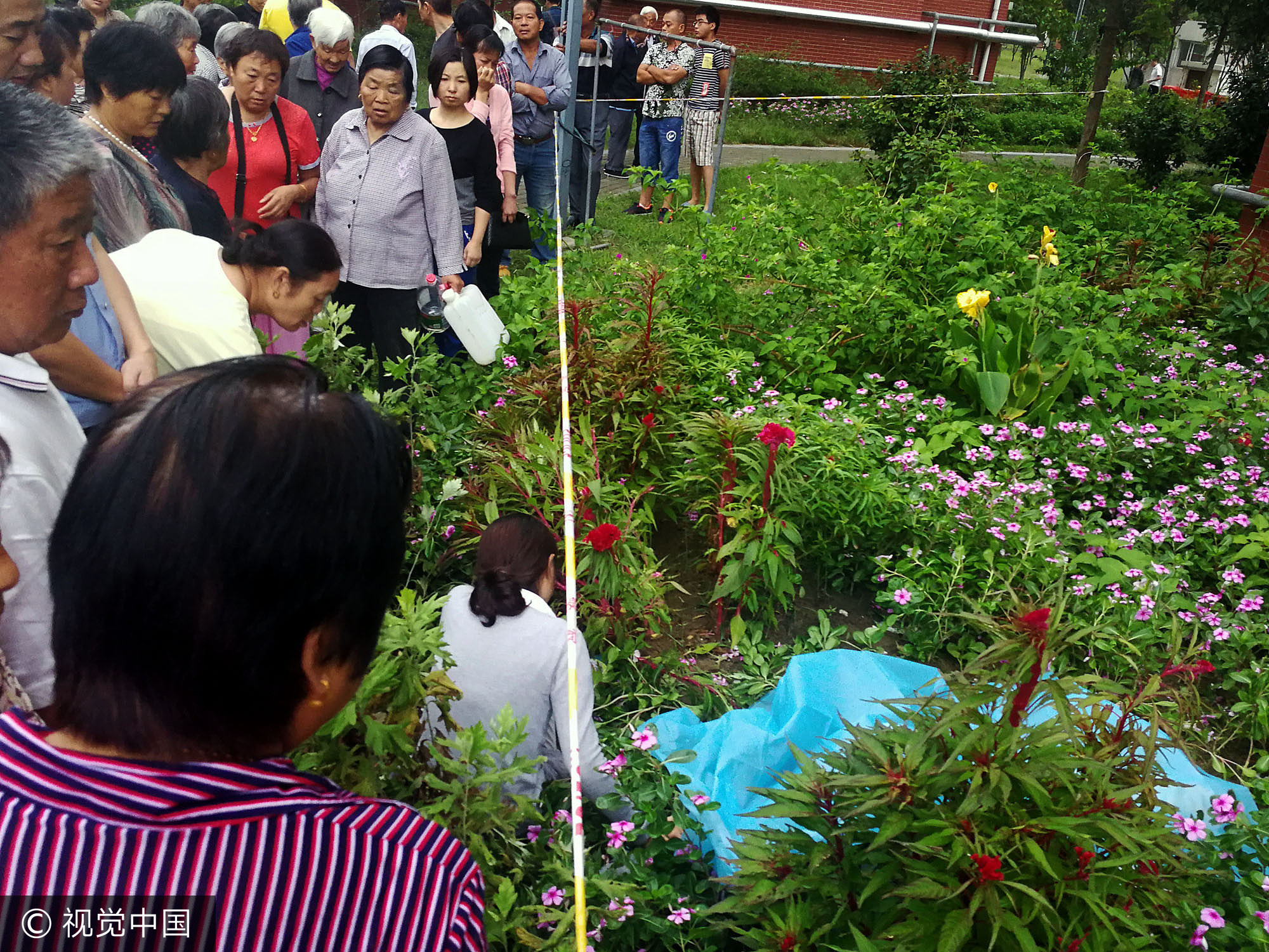 扬州15岁男孩从15楼坠楼身亡 或与手机游戏有关