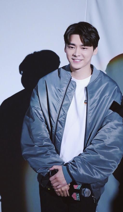 媒体评娱乐圈四大顶级流量:鹿晗地位不可撼动