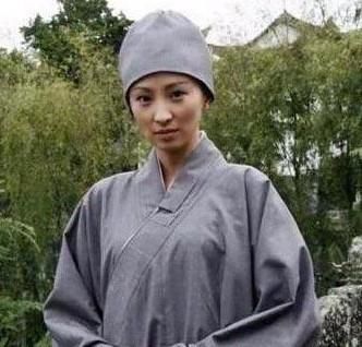 书生尼姑庵借住,逃出后没了人形,皇帝下令:把尼