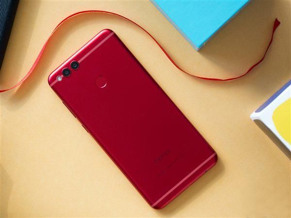 荣耀9青春版和荣耀畅玩7X对比,谁才是国产性