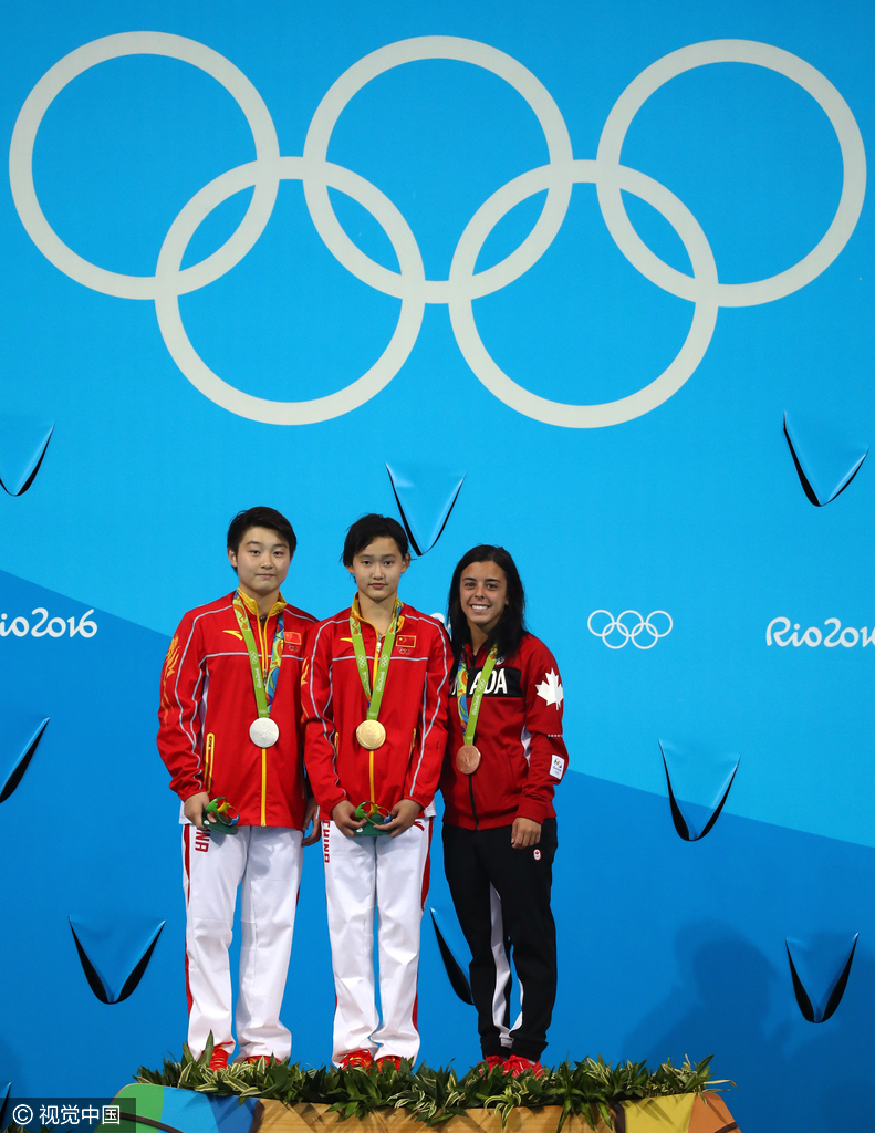 里约奥运会跳水女子10米台颁奖仪式：任茜获得金牌，司雅杰收获银牌，加拿大选手摘得铜牌。