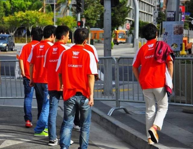 LOL拳头称S2拔网线事件向WE道歉,网友:失去