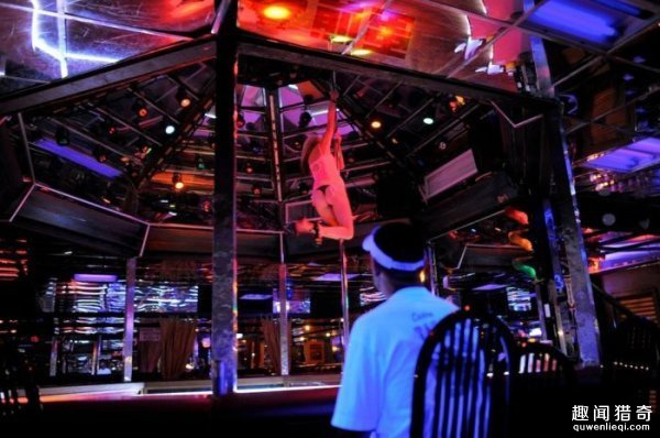 探秘东京脱衣舞俱乐部:表演到最后全身赤果果 探秘东京脱衣舞俱乐部:表演到最后全身赤果果