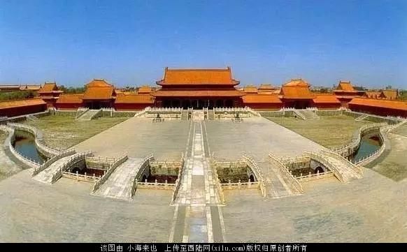 老外坐故宫龙椅竟离奇死亡,灵异背后太吓人