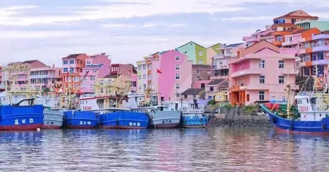浙江有个彩色村,景色不输意大利五渔村,人少不