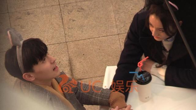 迪丽热巴邓伦合拍吻戏 二人拥抱竟把热巴亲到