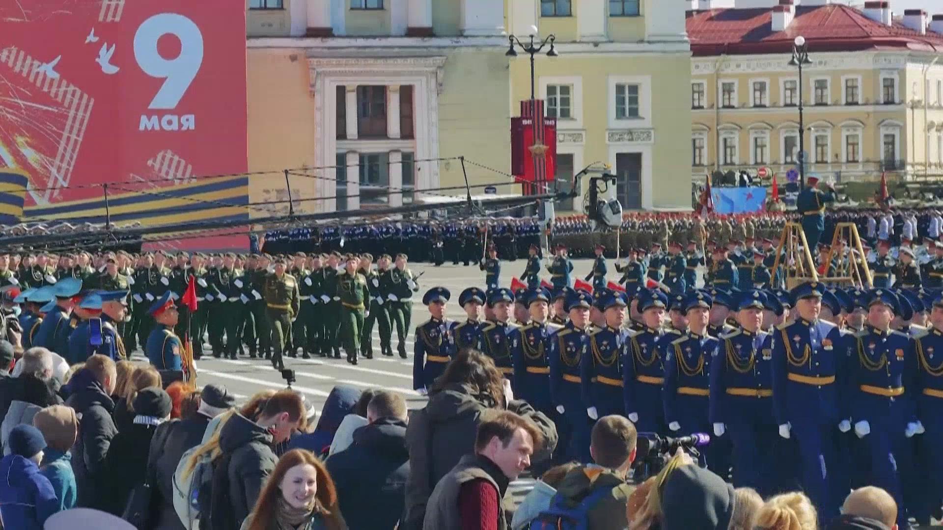 俄罗斯举行红场阅兵总彩排