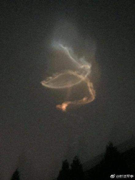 北京上空出现异象 真相:太原基地发射北斗卫星