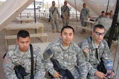 中国人在美国当兵每月的薪资到底是多少?