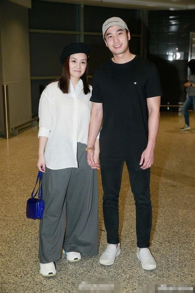 阿娇携老公现身香港机场大撒狗粮,网友吐槽:你