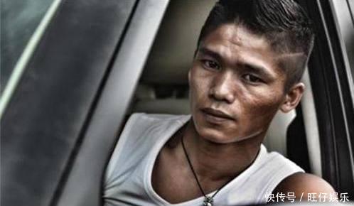 真正的特种兵,身高1米五,两次出演战狼,身份背