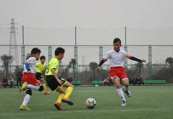 蜀龙杯全国足球赛,南充奥航U9足球队勇夺季