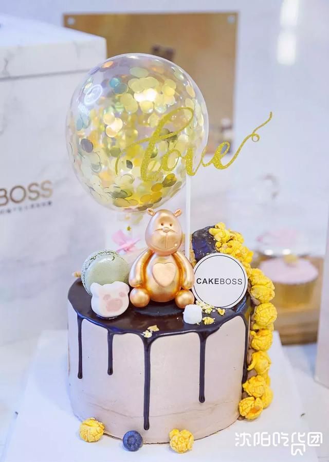 网红蛋糕沈阳第一家!吃之前要戳爆它,朋友聚会