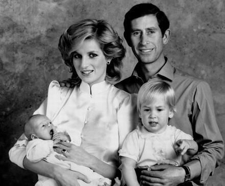 3岁时的威廉王子学父亲对戴安娜说话,一句话伤