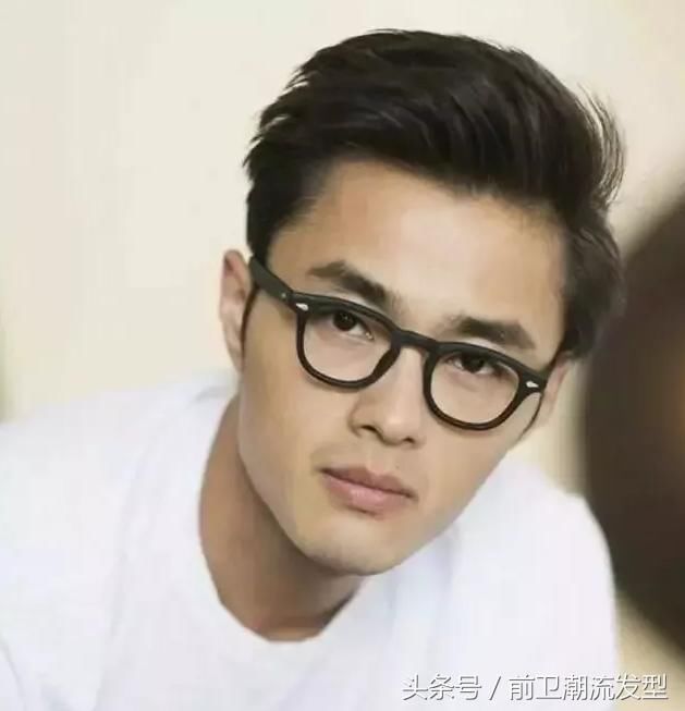 2018年男士烫发发型流行男两侧铲掉?发型立体