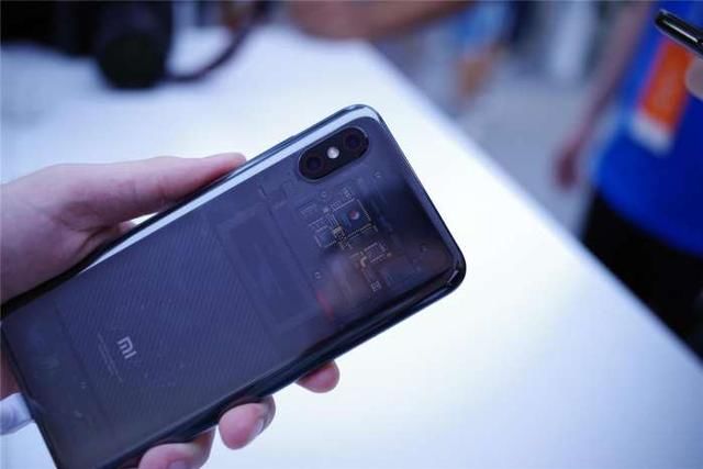 小米8se性价比吊打努比亚z18mini? 土朋哥这样