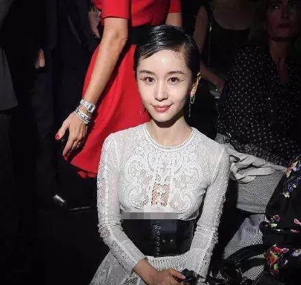 外网未修图杨幂唐嫣都需要修图师 热巴毁在发