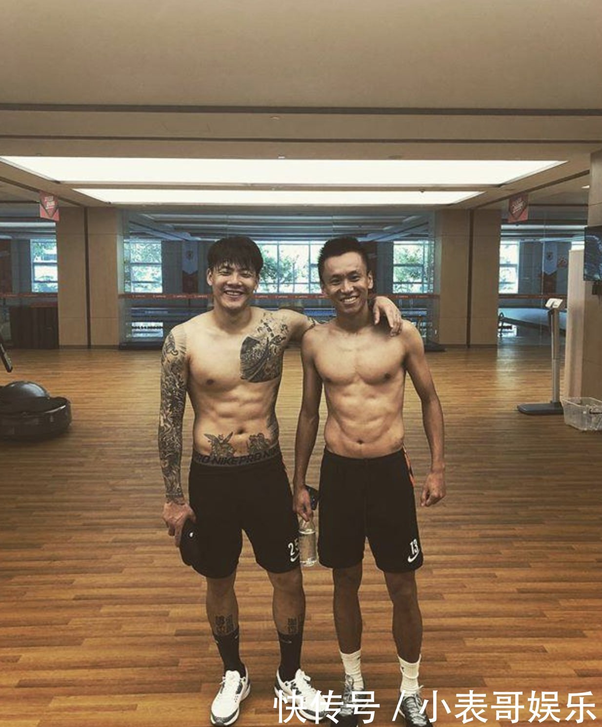 台媒形容国足是白斩鸡,王大雷晒肌肉霸气回应